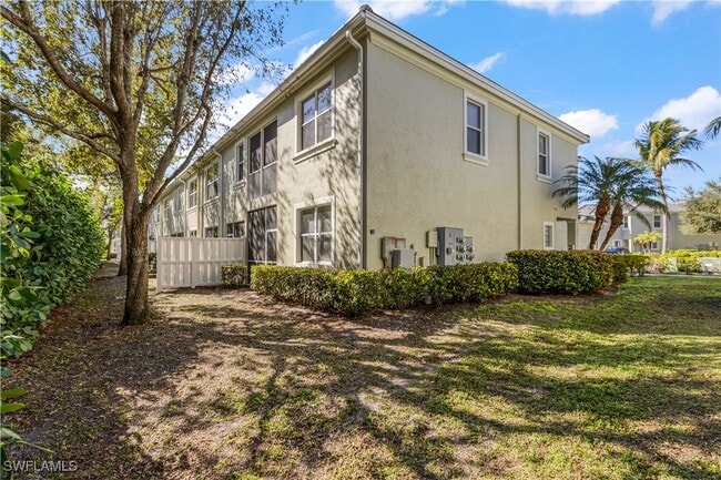 property at 1365 Mariposa Cir