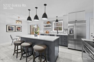 5232 Guess Rd in Durham, NC - Foto de edificio - Building Photo