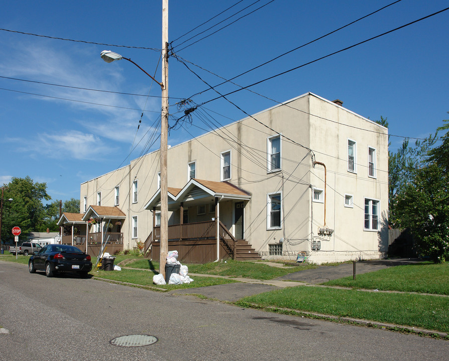 803 Main St in Niles, OH - Foto de edificio