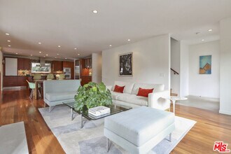 217 Ashland Ave in Santa Monica, CA - Building Photo - Building Photo