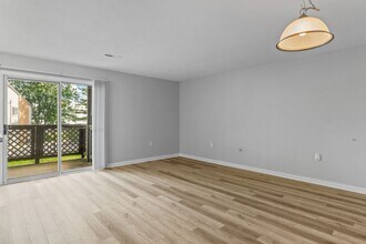 804 Claytor Sq in Blacksburg, VA - Building Photo - Building Photo