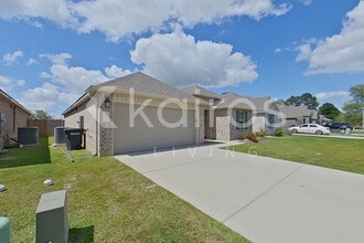 108 SANTIAGO COURT in Lafayette, LA - Building Photo - Building Photo