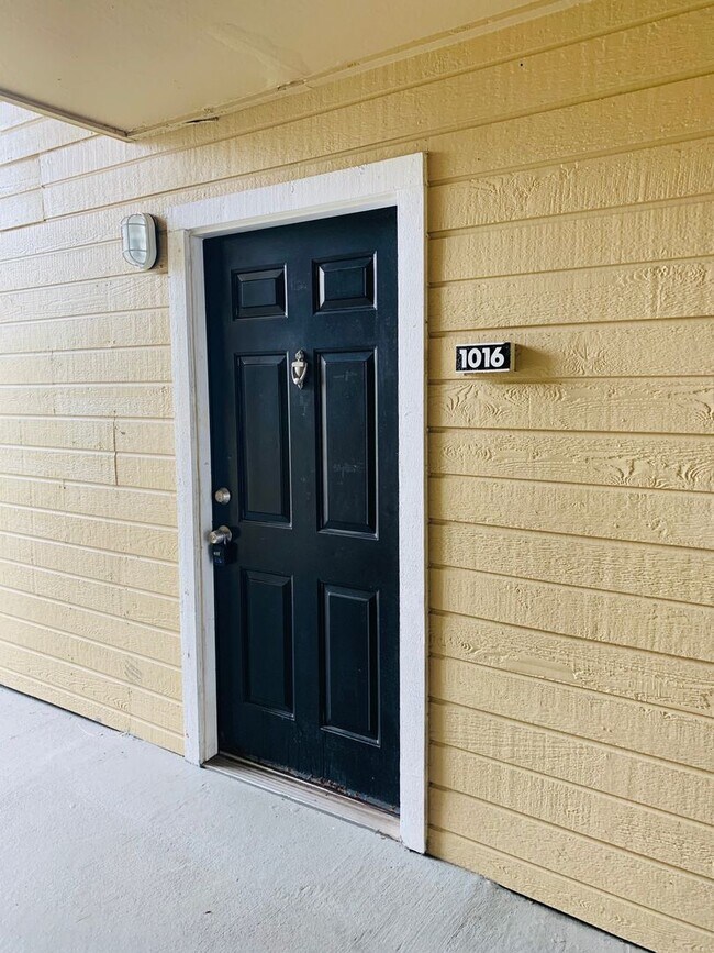 1073 S Hiawassee Rd-Unit -TW1016 in Orlando, FL - Building Photo - Building Photo