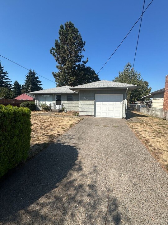 4706 Sheridan Dr in Vancouver, WA - Building Photo