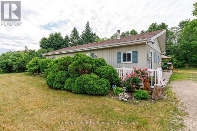 209548 ON-26 in Blue Mountains, ON - Building Photo - Building Photo