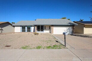 408 W Oraibi Dr in Phoenix, AZ - Building Photo