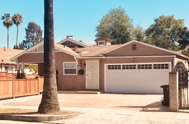 786 E Mountain St in Pasadena, CA - Foto de edificio - Building Photo