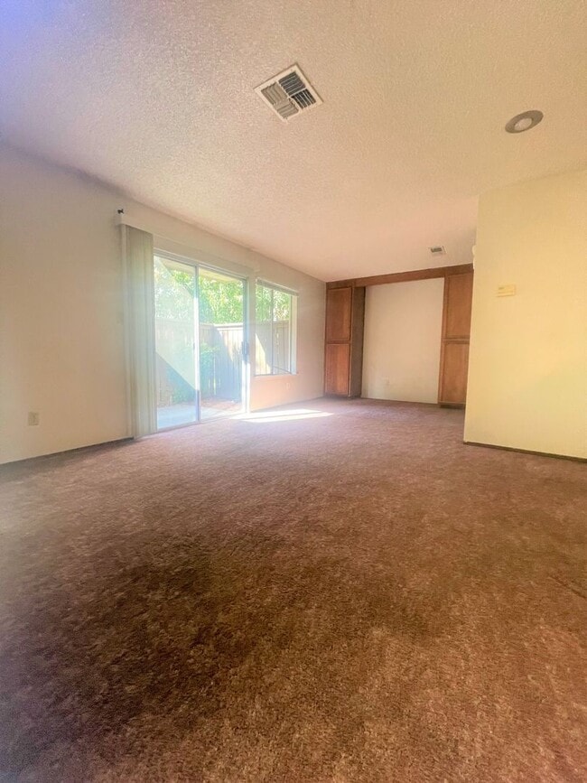 3701 Colonial Dr in Modesto, CA - Building Photo - Building Photo