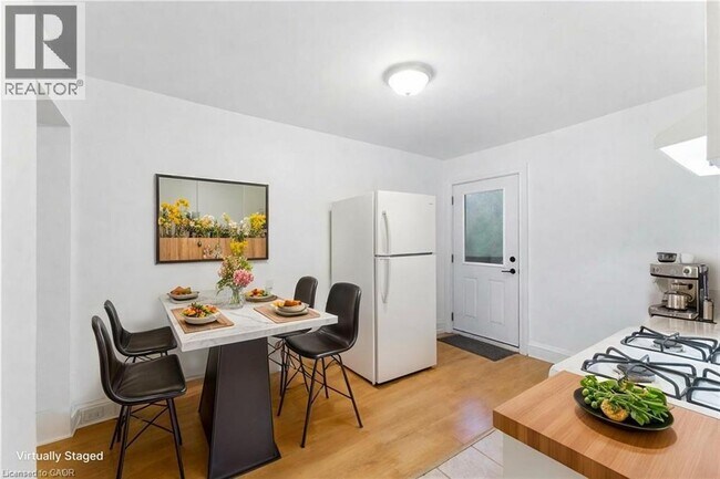 180 Emerald St S in Hamilton, ON - Building Photo - Building Photo