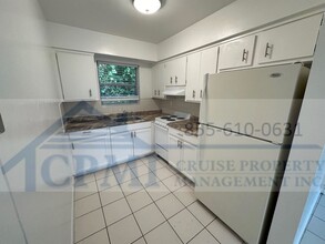 1140 NE 25 Ave in Pompano Beach, FL - Foto de edificio - Interior Photo