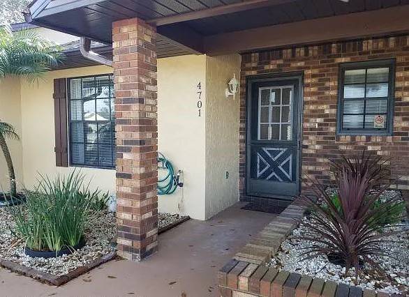 property at 4701 Vilabella Dr