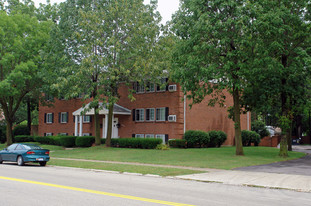 Wildwood 4 in Dayton, OH - Building Photo