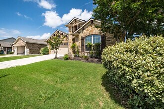 17624 Bridgefarmer Blvd in Pflugerville, TX - Building Photo - Building Photo
