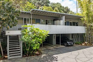 317 Monterey Rd in South Pasadena, CA - Building Photo