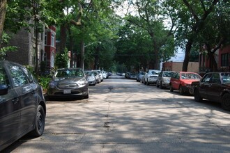 2143 W Potomac Ave, Unit 1 in Chicago, IL - Foto de edificio - Building Photo