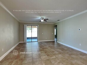 7526 39th Ave E in Palmetto, FL - Foto de edificio - Building Photo