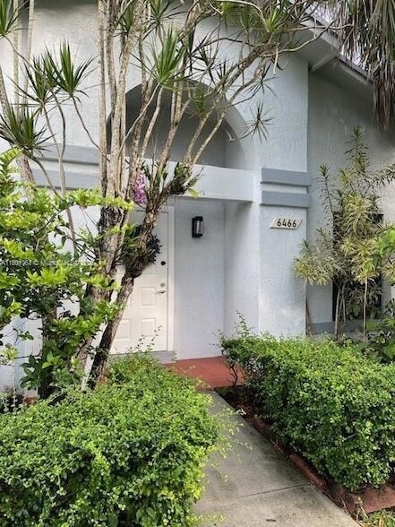 property at 6466 SW 152nd Cir Pl