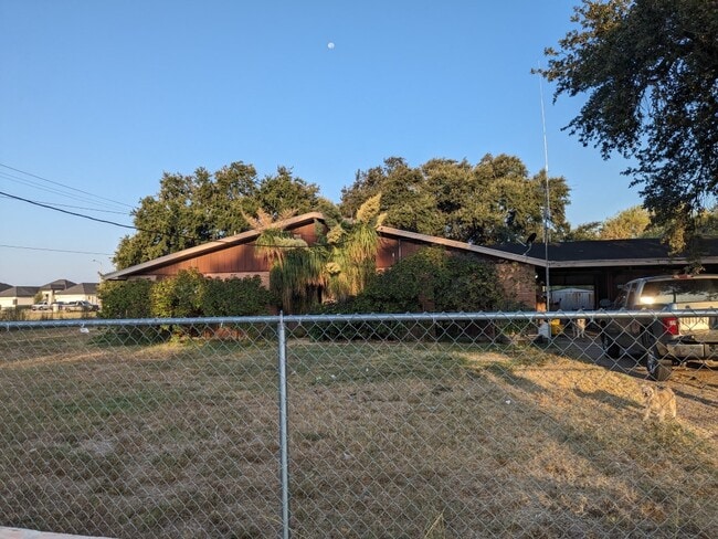 property at 1439 N Alamo Rd
