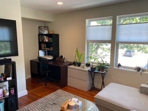 8 Prince St, Unit 2 in Salem, MA - Building Photo - Building Photo
