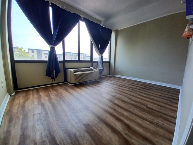 property at 1700 Clinch Ave