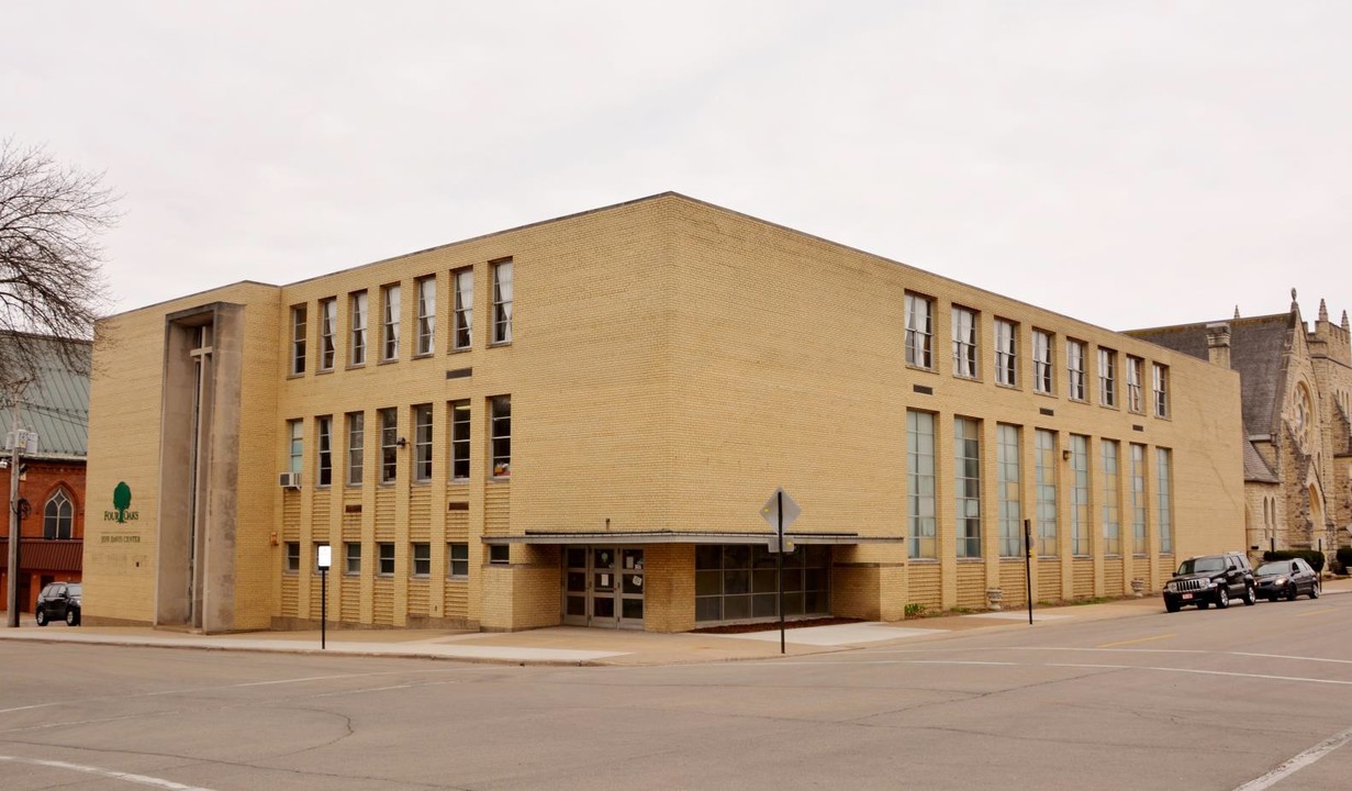 15th Street Apartments in Dubuque, IA - Foto de edificio