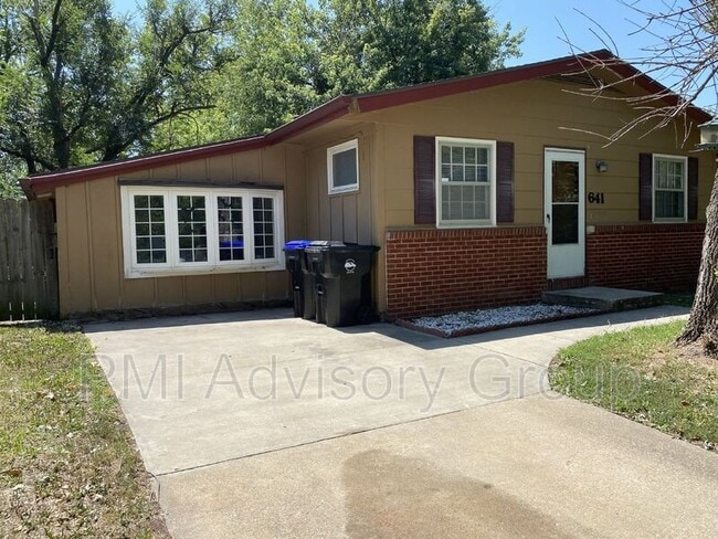 property at 641 SE 35th St