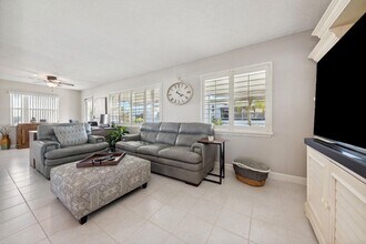 2398 SW 11th Ave in Boynton Beach, FL - Building Photo - Building Photo