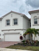 7078 Venice Way in Naples, FL - Building Photo
