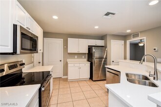 1507 NE 34th St in Cape Coral, FL - Foto de edificio - Building Photo