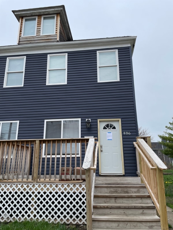 486 S Champion Ave