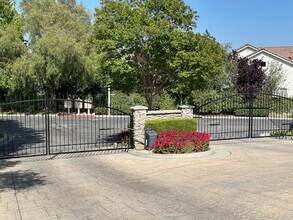 30806 St Jean Ct in Westlake Village, CA - Building Photo - Building Photo