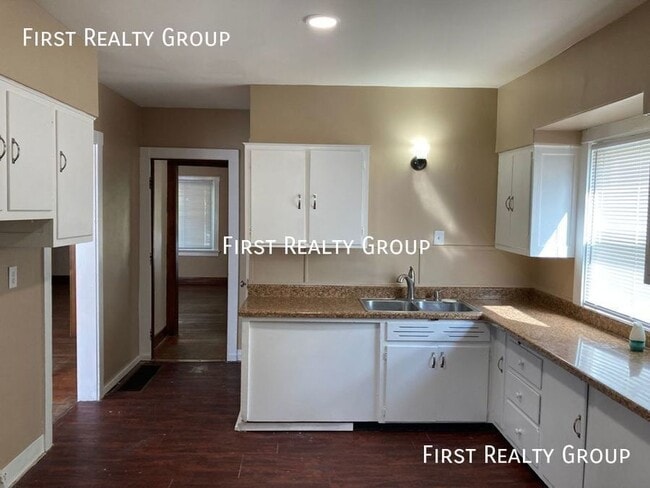 1102 Beaumont Ave in Dayton, OH - Building Photo - Building Photo