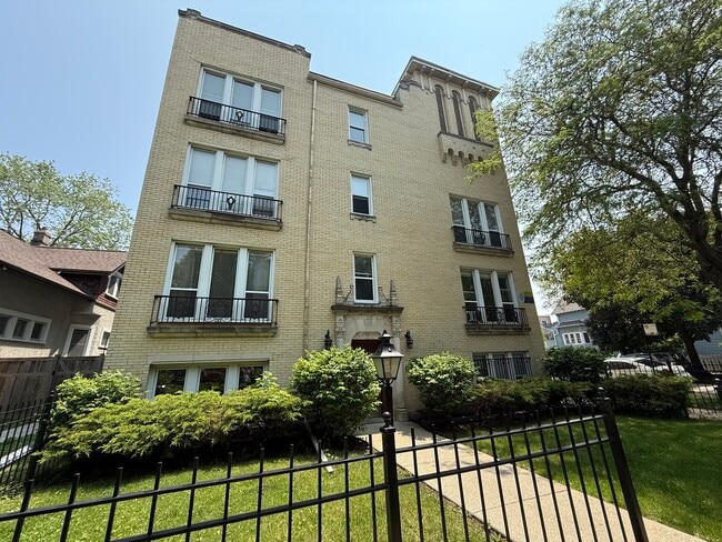 property at 4901 N Christiana Ave