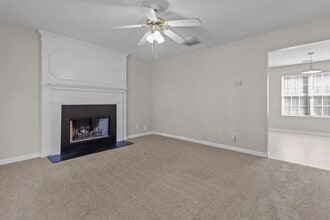 2284 Oakland Spring Dr in Snellville, GA - Building Photo - Building Photo