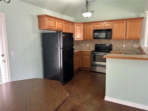 4389 E Holiday Dr in Fayetteville, AR - Building Photo - Building Photo