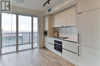 1285 Dupont St in Toronto, ON - Building Photo - Building Photo