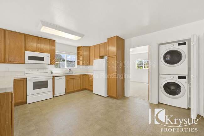 584 Military E in Benicia, CA - Building Photo - Building Photo