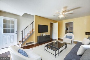 5810 Fifer Dr in Alexandria, VA - Building Photo