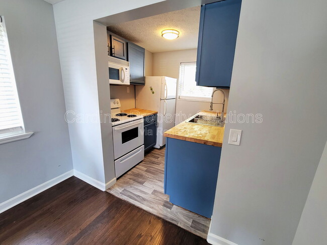 property at 1808 Crest Hill Ave