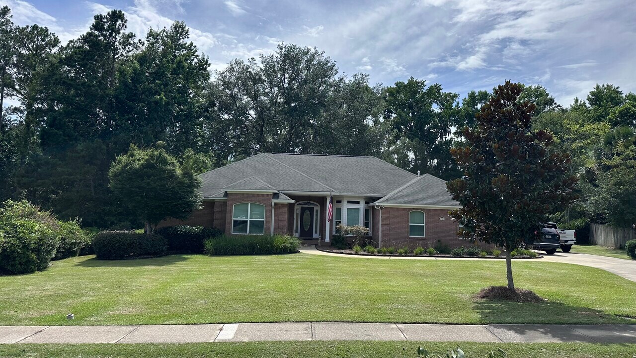 6326 Glasgow Dr in Tallahassee, FL - Building Photo