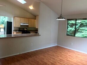 14112 NE 62nd St in Redmond, WA - Building Photo - Building Photo