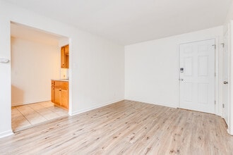 525 Washington Ave in Bridgeville, PA - Building Photo - Building Photo
