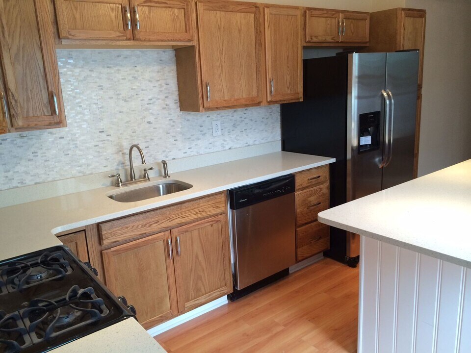 1916 Larkins Wy in Pittsburgh, PA - Building Photo