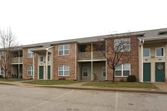 Canterbury House Apartments - Newburgh in Newburgh, IN - Foto de edificio - Building Photo