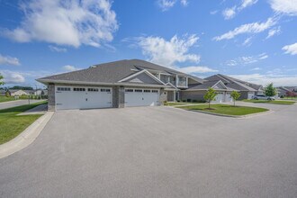 Nottingham Place in Green Bay, WI - Foto de edificio - Building Photo