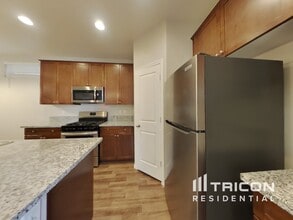 10240 Elias Child Ct in Las Vegas, NV - Building Photo - Building Photo