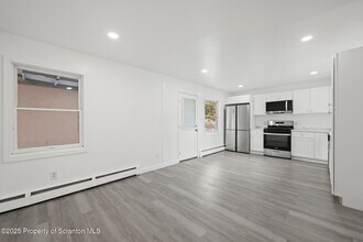 527 St Frances Cabrini Ave in Scranton, PA - Building Photo - Building Photo