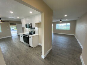 9065 Campbell Rd in Elk Grove, CA - Building Photo - Building Photo