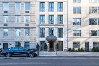 815 Fifth Ave in New York, NY - Foto de edificio - Building Photo