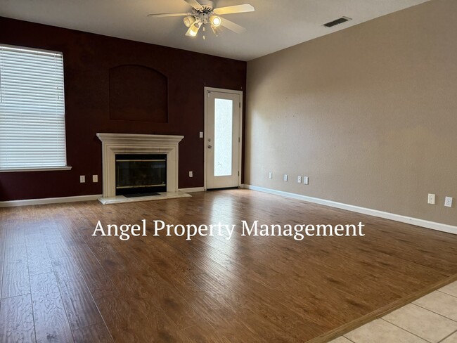 2125 Galen Dr in Elk Grove, CA - Building Photo - Building Photo